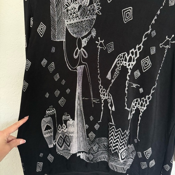 Additions by Chico's Black Slinky Giraffe Print Top Size XL Boho African Safari - Picture 4 of 7